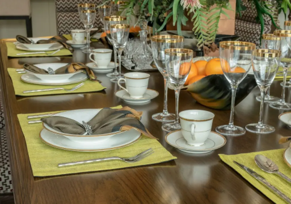 Aile Tarzı Akşam Yemeği Davetleri için İpuçları ve Fikirler