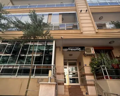 2+1 YALI MAHALLESİNDE CAM BALKONLU SATILIK