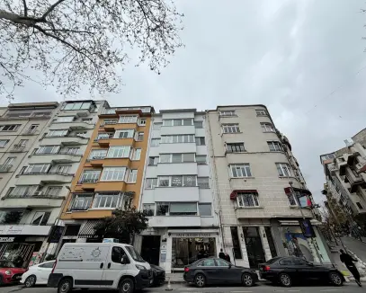 VALİKONAĞI CAD. ÜZERİNDE140M2 KİRALIK İŞYERİNE UYGUN DAİRE