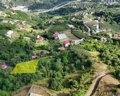 AKÇAABAT ÇINARLIKTA DOĞA MANZARALI ARSA