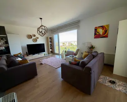 35.Sokak Sitesi Kiralık Cam Balkonlu 2+1 Teraslı
