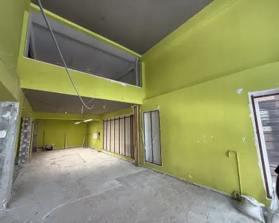 VALIKONAĞI CADDESI’NE 20 METRE MESAFEDE KUPON DÜKKAN