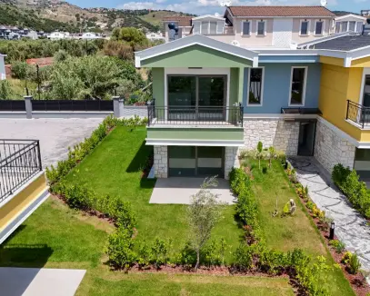 ÇANDARLIDA,DENİZE YÜRÜME MESAFESİNDE ,1+1 DAİRE
