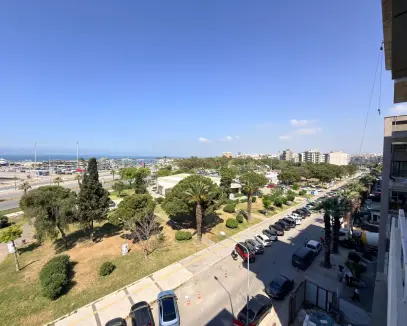 Bostanlı İskele Karşısı Eşyalı 2+1 Kiralık Ofis