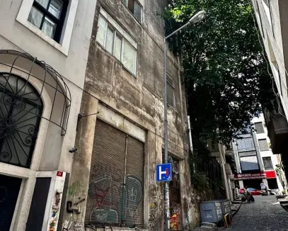 SERDAR-I EKREM CADDESİ HOCA ALİ SOKAK KOMPLE SATILIK BİNA