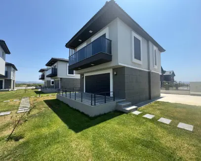 Dikili Çandarlıda Sitede Lüks 3+1 Villa