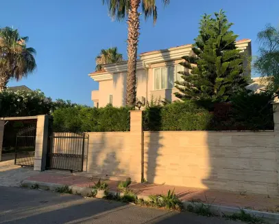 PALM LANE SİTESİNDE HAVUZLU 3+1 KUPON VİLLA