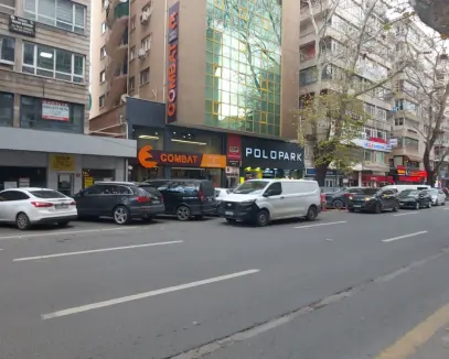 NECATİBEY CADDESİ ÖN CEPHEDE TABELA DEĞERİ YÜKSEK 2+1 MUTFAK+WC