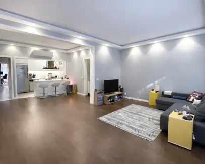 Pangaltı'da Yüksek Tavanlı Bahçeli 3+1 Tadilatlı Satılık Daire