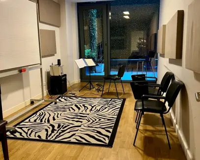 TAKSİMİN GÖZ BEBEĞİ PETEK REZİDANSDA SATILIK OFİS VE DAİRELER