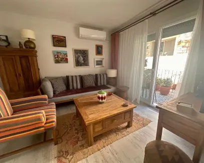 ÇEŞME REİSDERE MERKEZ SATILIK YENİ EŞYALI 1+1