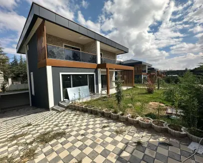 ACİL ASANSÖRLÜ 5 KATLI/SİTE İÇİ ALACAATLI'DA SATILIK VİLLA