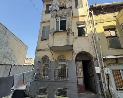 Beyoğlunda satılık bitişik nizam iki büna
