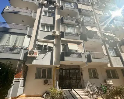 ÇİĞLİ ATAŞEHİR SİTE İÇERİSİNDE CAM BALKONLU GENİŞ SATILIK 3+1