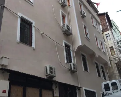 BEYOĞLU KALYONCU KULLUK EŞYALI FATURA DAHİL 1+1 ve 1+0 DAİRELER