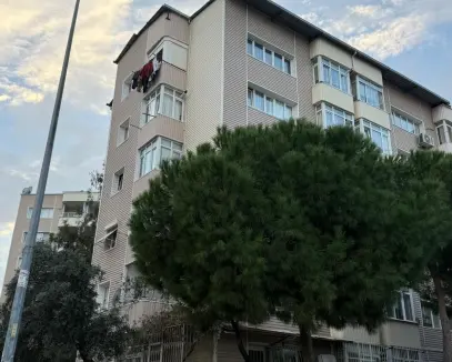 İZMİR YURTOĞLU MAHALLESİNDE FERAH 3+1 SATILIK DAİRE