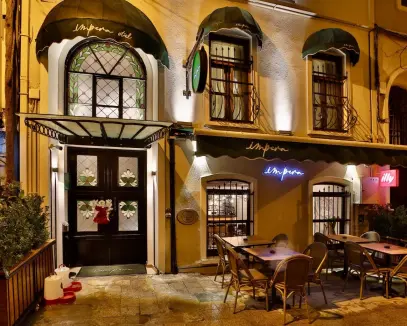 BEYOĞLU ASMALI MESCİT MEVKİİ RUHSATLI FIRSAT RESTORANT VE OTEL