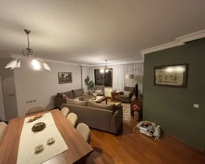 ÇUKURAMBAR SİTEDE FULL YAPILI 4+1 ARAKAT MERKEZİ DAİRE