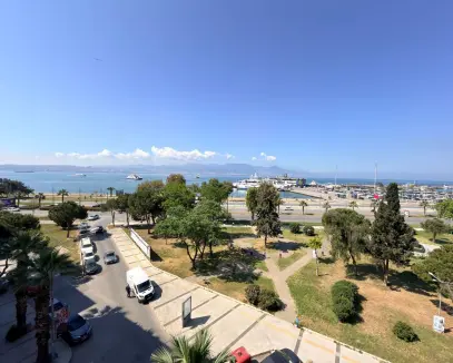 Bostanlı İskele Karşısı Eşyalı 2+1 Kiralık Daire