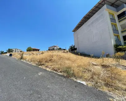 MANİSA AKHİSARDA SATILIK İMARLI ARSA