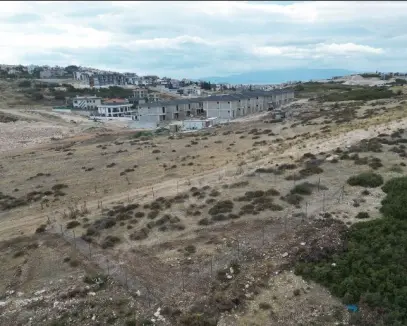MENEMEN VİLLAKENTTE SATILIK VİLLA İMARLI ARSA KÖŞE PARSEL