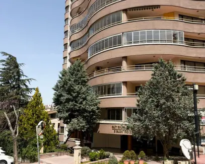 GOP Bayraktar'da Site İçi | Manzaralı | 4+1 | 200m2 | Yenilenmiş