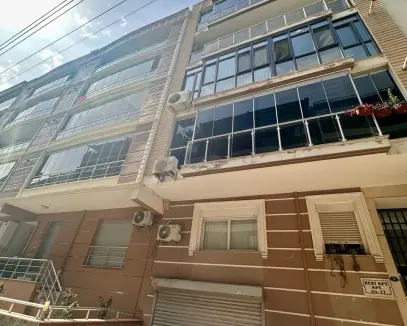 DEMİRKÖPRÜ MERKEZİ SATILIK BAKIMLI 2+1 ARA KAT DAİRE
