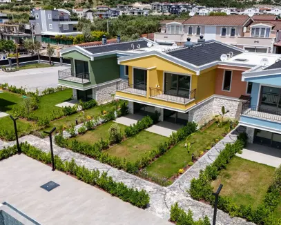 ÇANDARLI'DA DENİZE YÜRÜME MESAFESİNDE 2+1 DAİRE